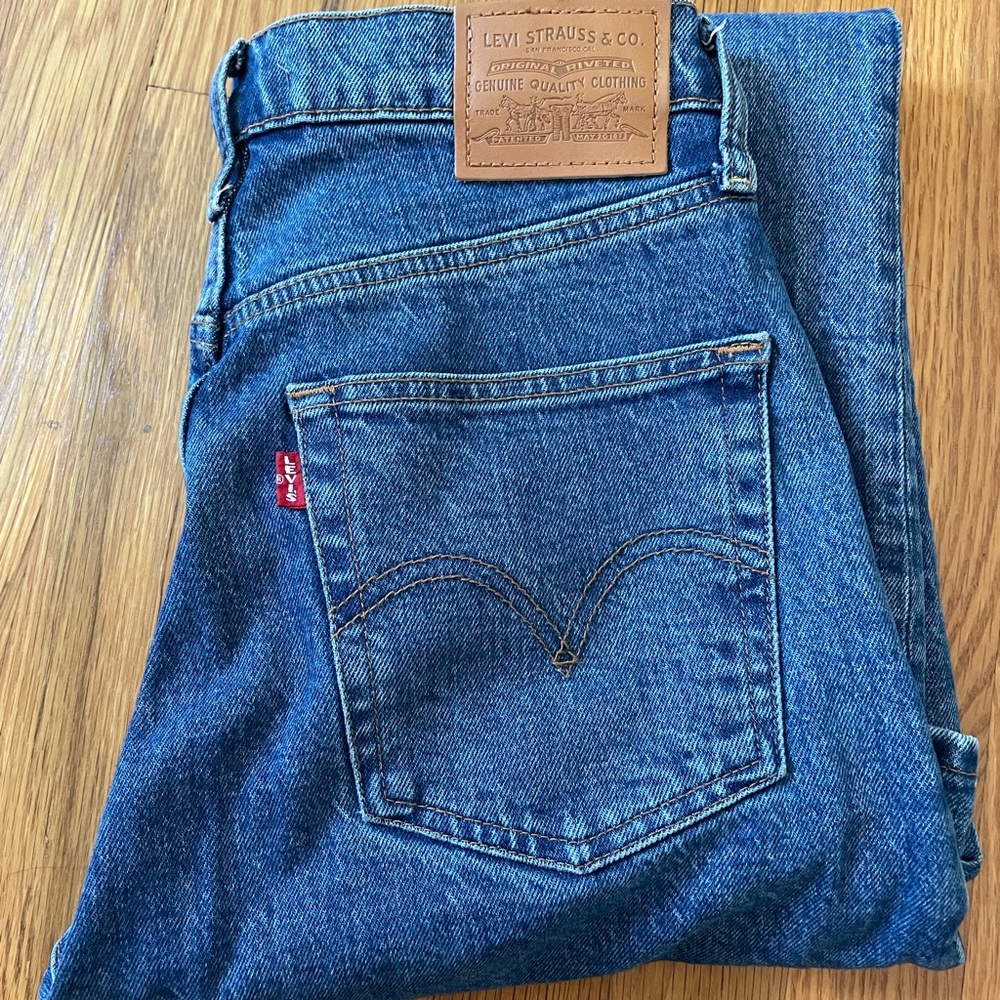 Levi’s premium ribcage straight ankle 27x29